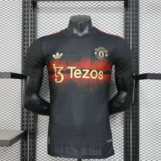 Camiseta Manchester United negra y roja versión jugador