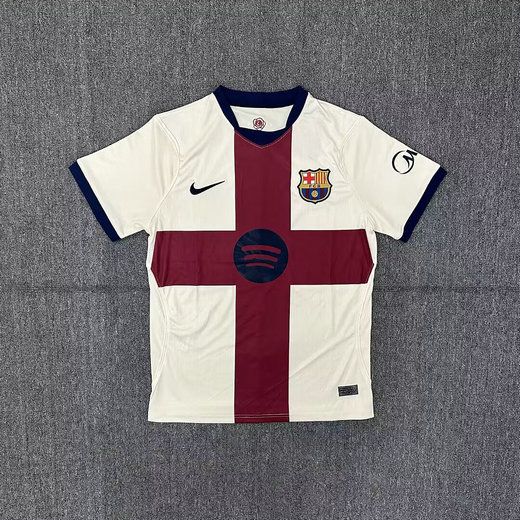 Camiseta de futbol FC Barcelona cuarta equipacion 2025 2026 blanco con cruz de Sant Jordi granate kkgoolcamiseta