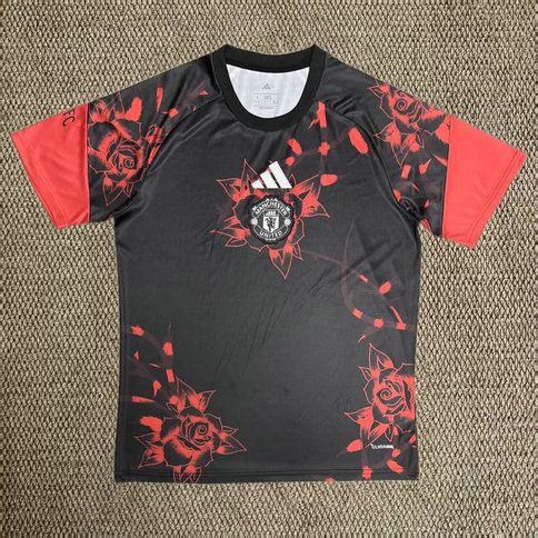 Camiseta de futbol Manchester United edicion especial rosas 2026 2027 negra y roja kkgoolcamiseta