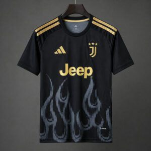Camiseta Juventus tercera equipacion 2026 2027 negra con estampado de llamas grises y detalles dorados kkgoolcamiseta