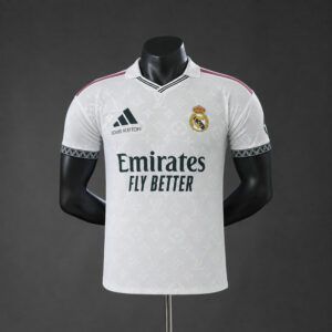Camiseta de futbol Real Madrid edicion especial Louis Vuitton version jugador 2026 2027 blanca con monograma kkgoolcamiseta