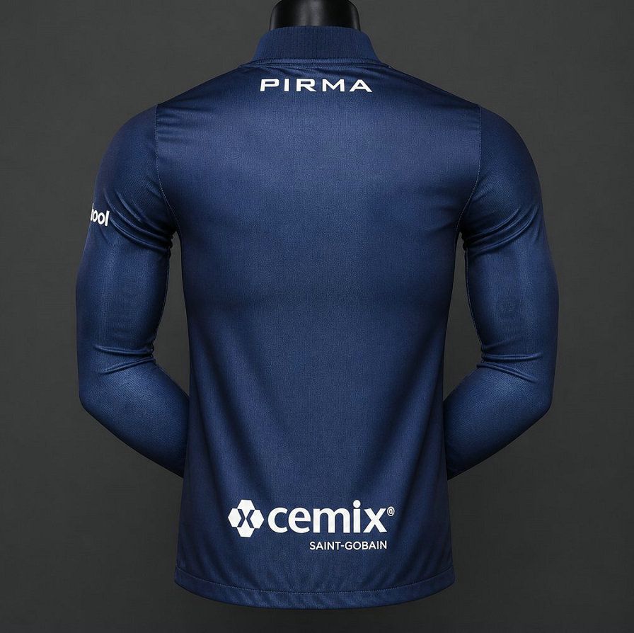 Vista trasera camiseta cruz azul tercera manga larga jugador en kkgool