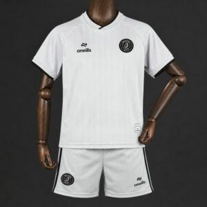 Conjunto bristol city segunda equipacion blanca y negra 2026 2027 ninos kkgool